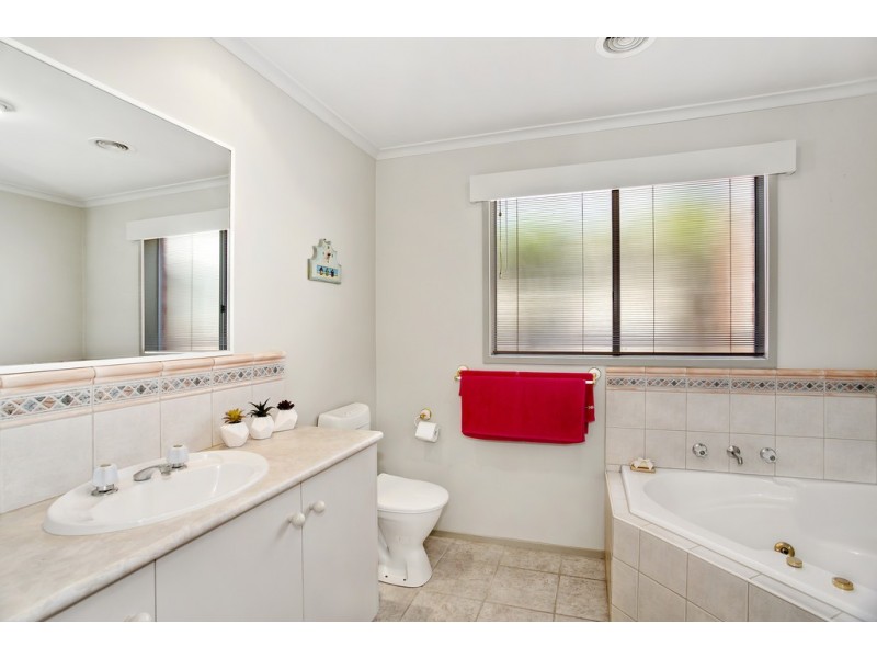 8 Musgrave Walk, Yallambie VIC 3085