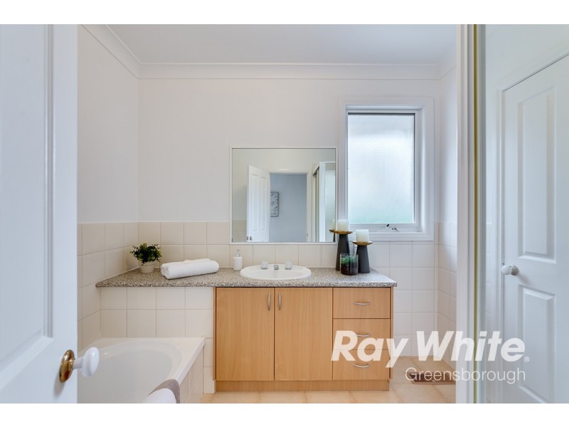 2A Fernside Avenue, Briar Hill VIC 3088