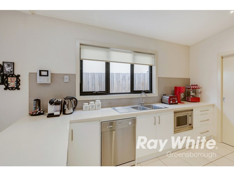 2/15 Karingal Drive, Montmorency VIC 3094