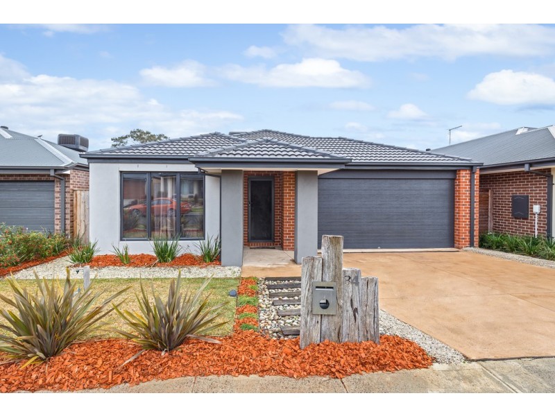 34 Sunstone Boulevard, Doreen VIC 3754
