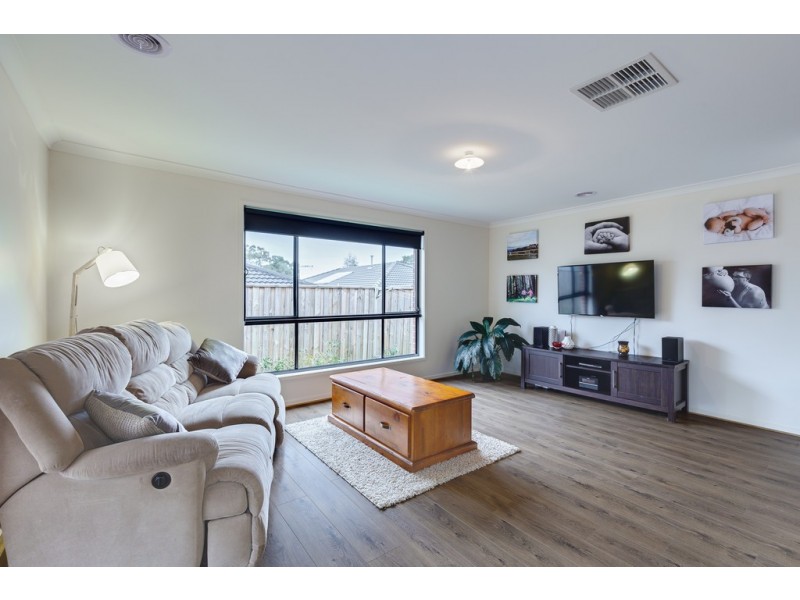 34 Sunstone Boulevard, Doreen VIC 3754