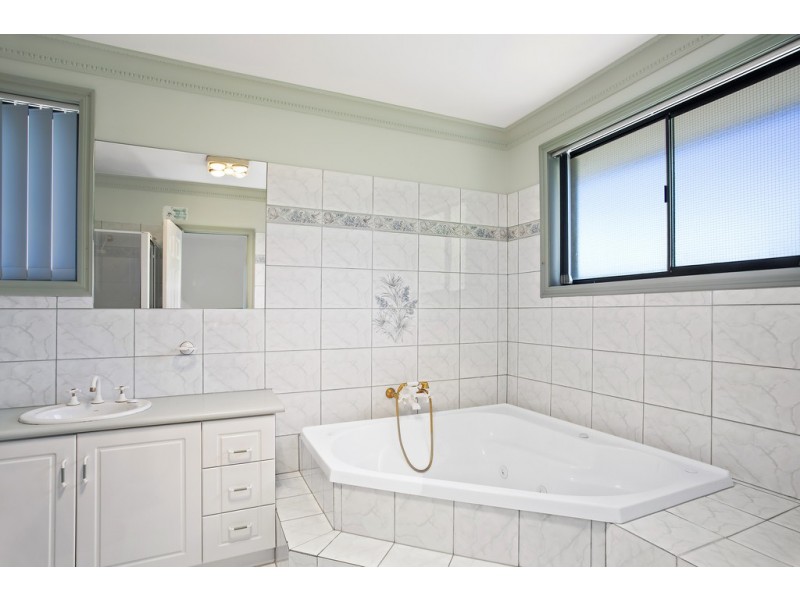 3 Daintree Rise, St Helena VIC 3088