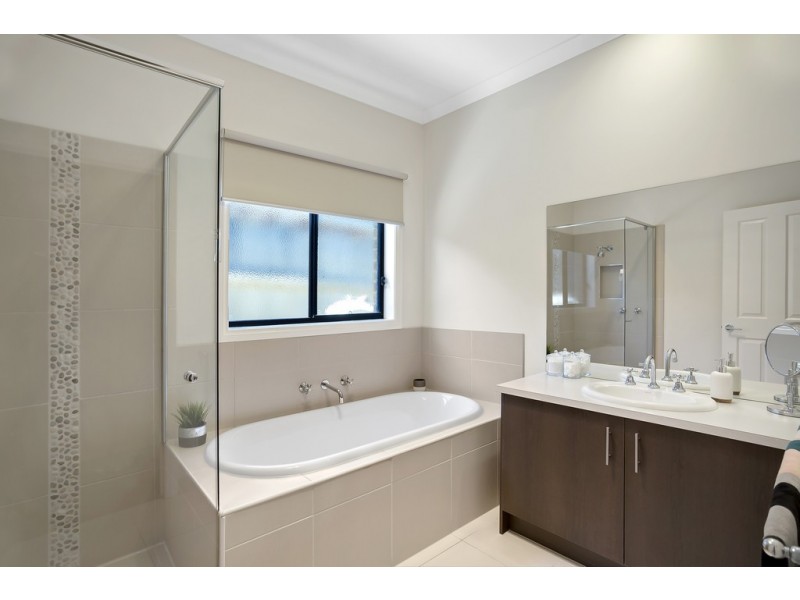 261 Cookes Road, Doreen VIC 3754