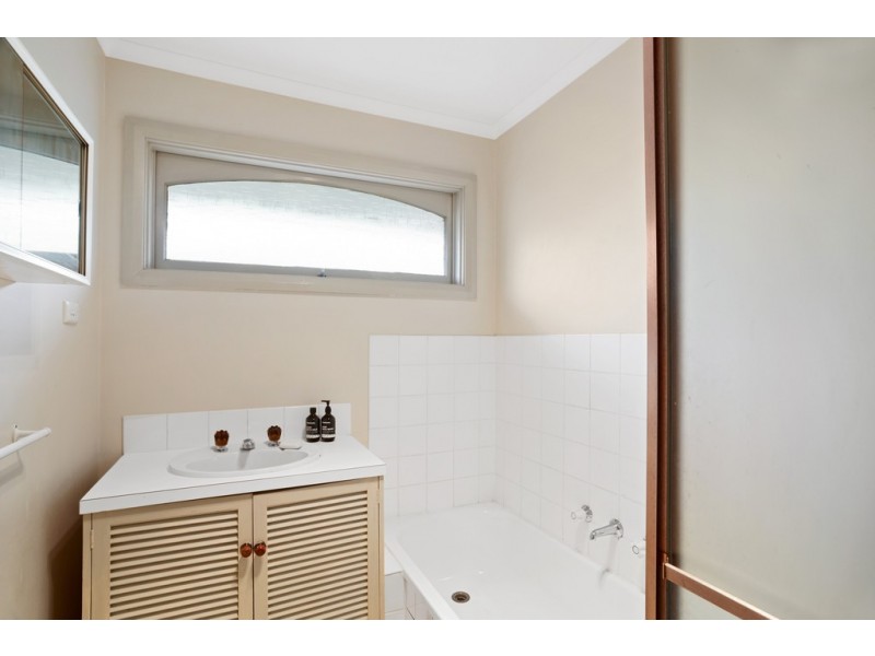 48 Narbethong Drive, Greensborough VIC 3088