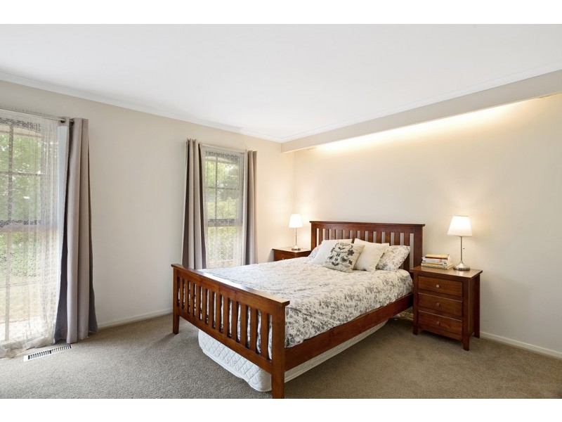 48 Narbethong Drive, Greensborough VIC 3088