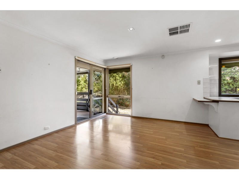 14 St Clems Street, St Helena VIC 3088