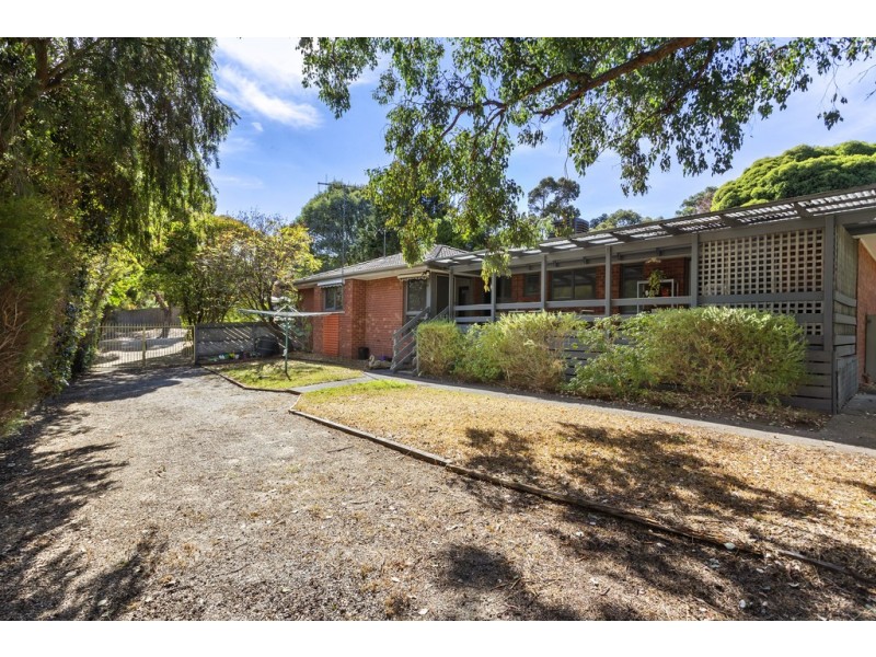 14 St Clems Street, St Helena VIC 3088