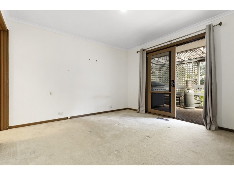 14 St Clems Street, St Helena VIC 3088