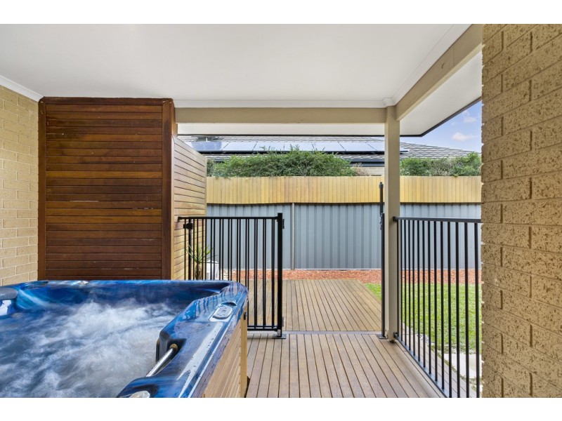 5 Dalziel Drive, Mernda VIC 3754