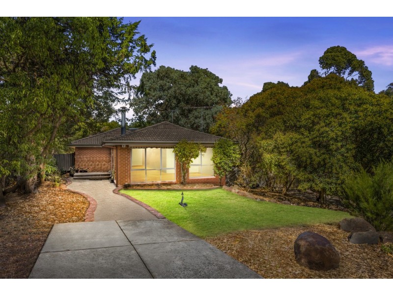 14 St Clems Street, St Helena VIC 3088