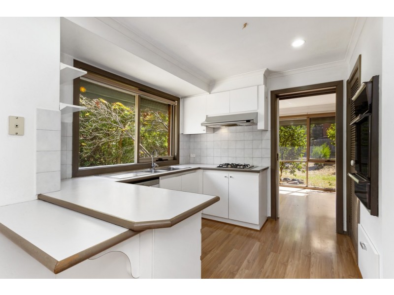 14 St Clems Street, St Helena VIC 3088