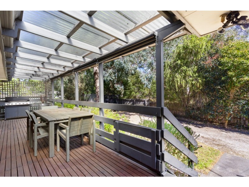 14 St Clems Street, St Helena VIC 3088