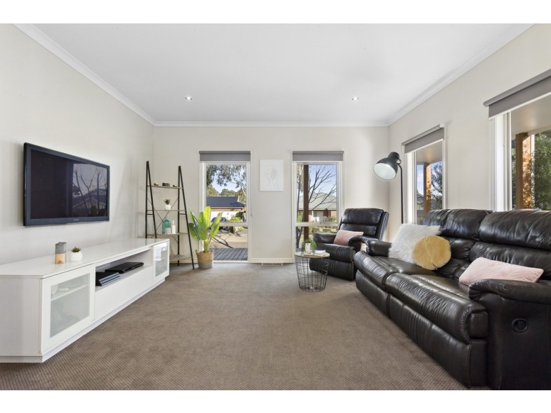 23 Downey Drive, Doreen VIC 3754