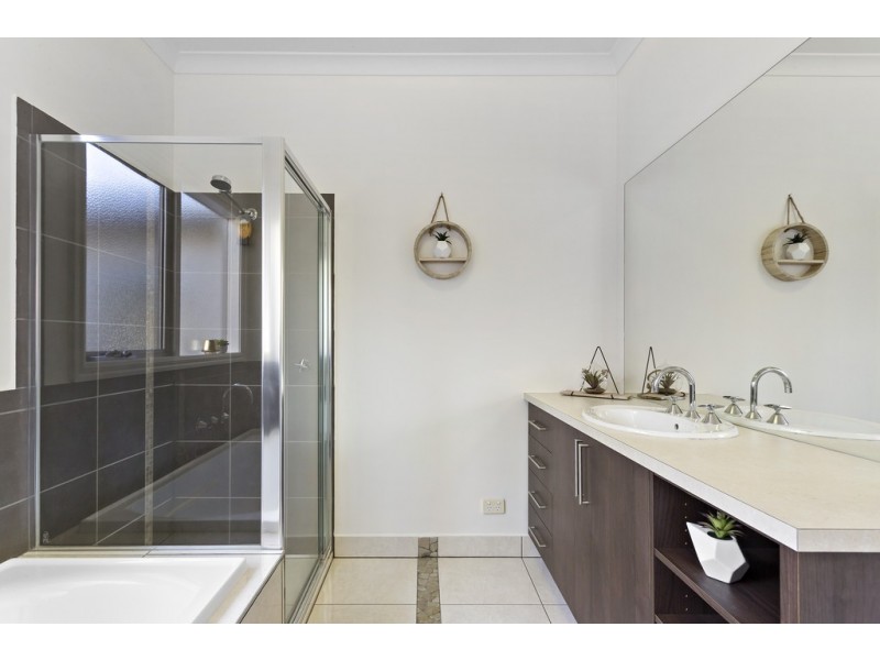 23 Downey Drive, Doreen VIC 3754