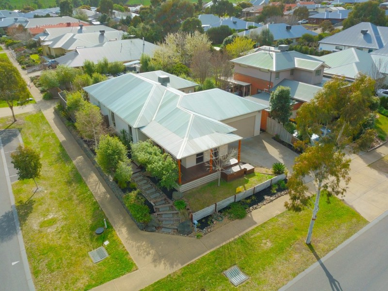 23 Downey Drive, Doreen VIC 3754