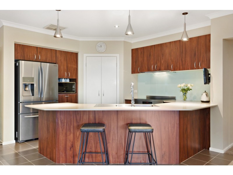 21 Breenview Place, Doreen VIC 3754