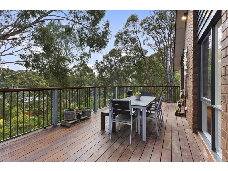14 Acheron Crescent, Eltham North VIC 3095
