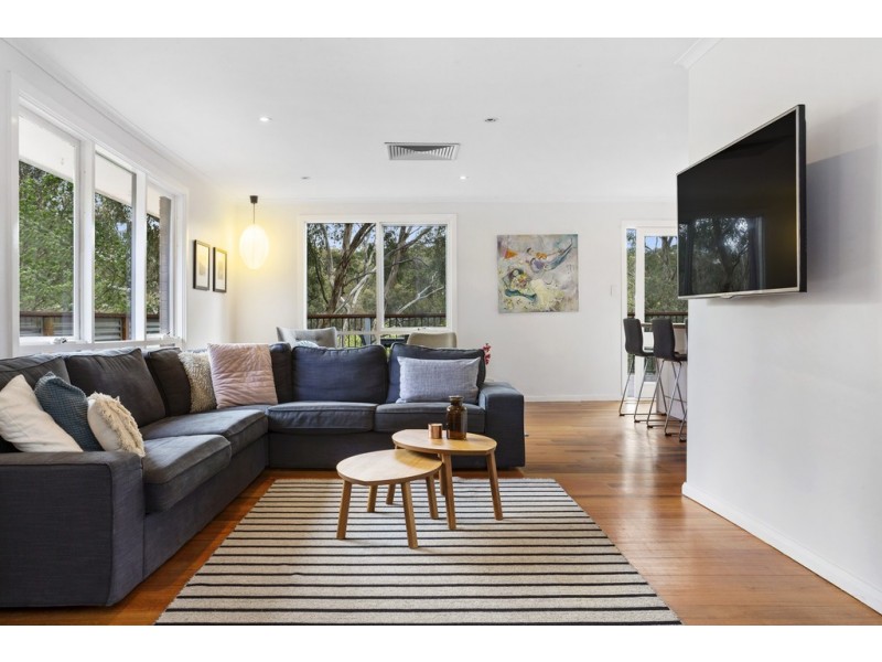 14 Acheron Crescent, Eltham North VIC 3095
