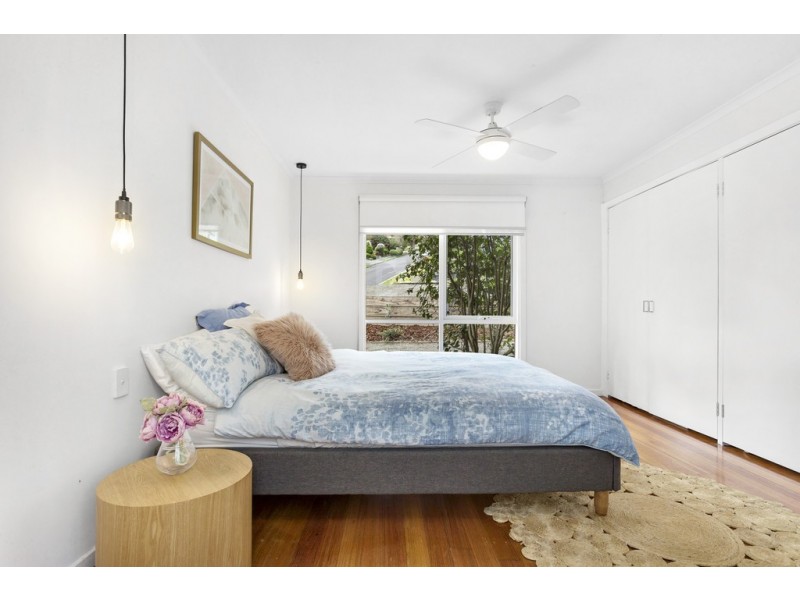 14 Acheron Crescent, Eltham North VIC 3095