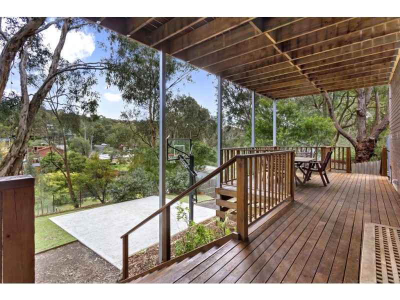 14 Acheron Crescent, Eltham North VIC 3095