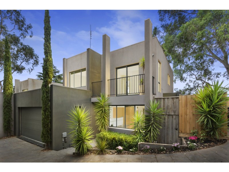 2/1 Rattray Road, Montmorency VIC 3094