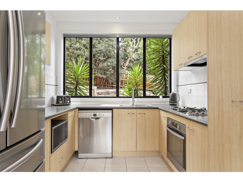 2/1 Rattray Road, Montmorency VIC 3094