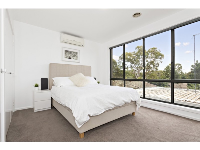 2/1 Rattray Road, Montmorency VIC 3094