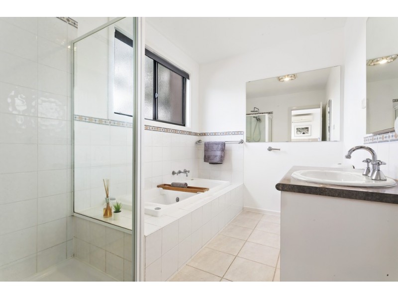 2/1 Rattray Road, Montmorency VIC 3094