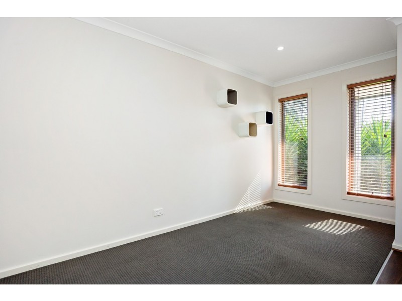 10 Travertine Crescent, Doreen VIC 3754