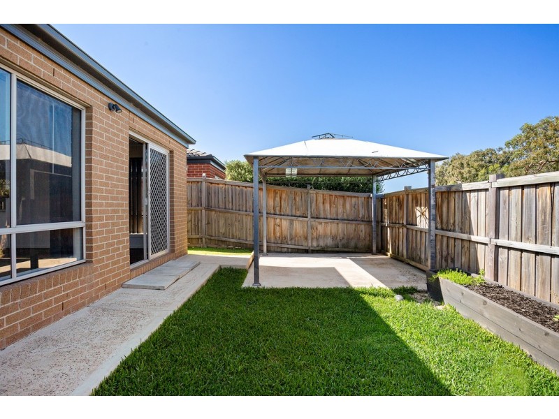 10 Travertine Crescent, Doreen VIC 3754