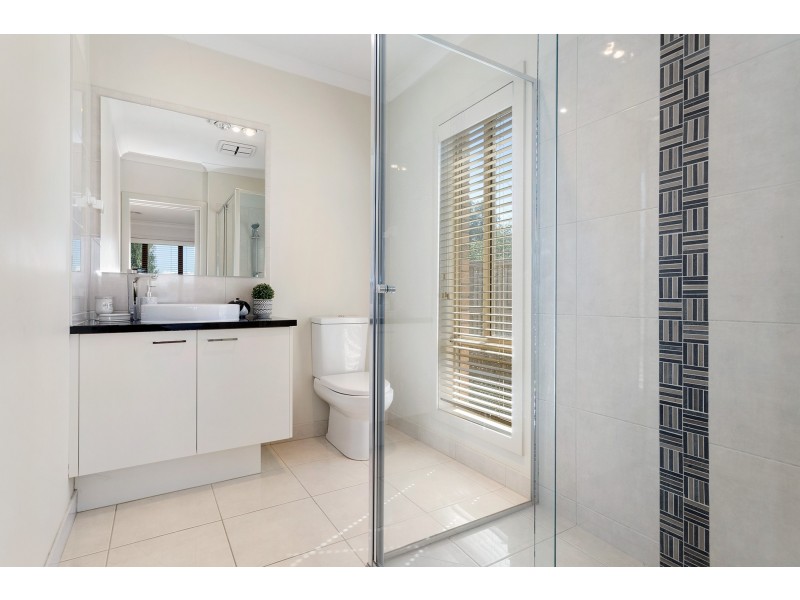 17 Pipers Lane, Mernda VIC 3754