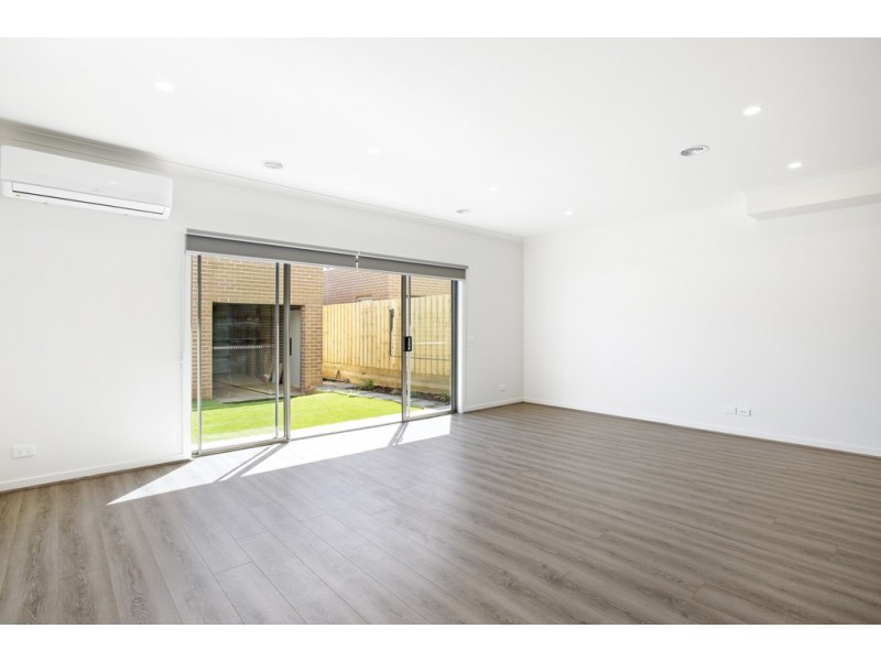 26 Lowe Drive, Doreen VIC 3754