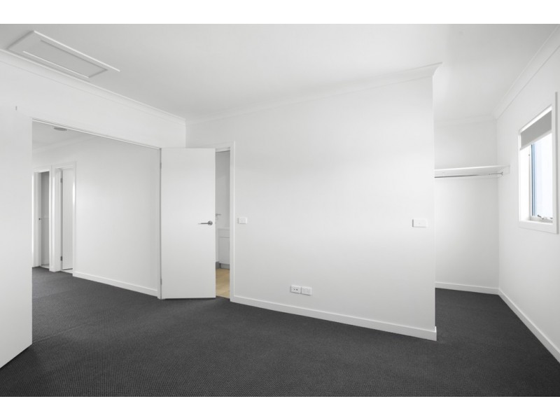 26 Lowe Drive, Doreen VIC 3754