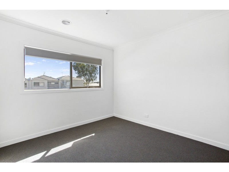 26 Lowe Drive, Doreen VIC 3754