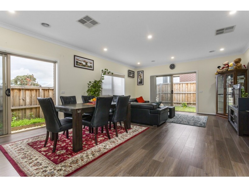 38 Adoquin Street, Doreen VIC 3754