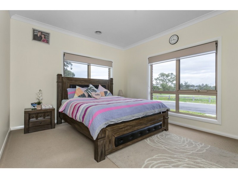 38 Adoquin Street, Doreen VIC 3754