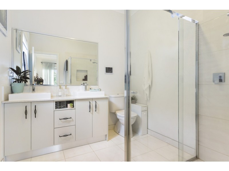 24 Adoquin Street, Doreen VIC 3754