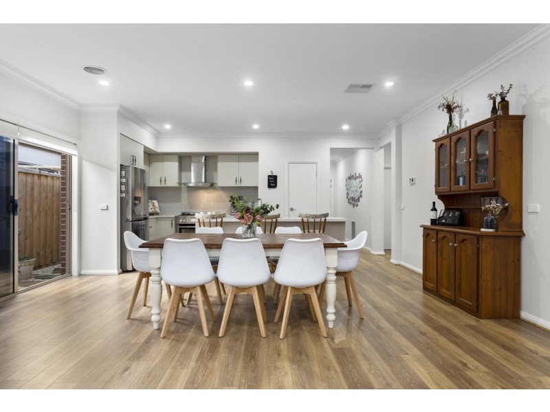 24 Adoquin Street, Doreen VIC 3754