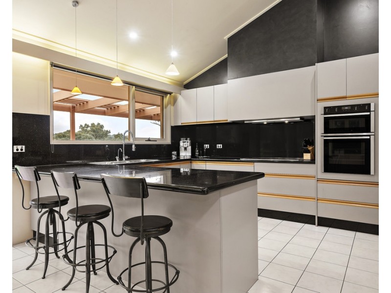 17 Robbies Road, Yarrambat VIC 3091