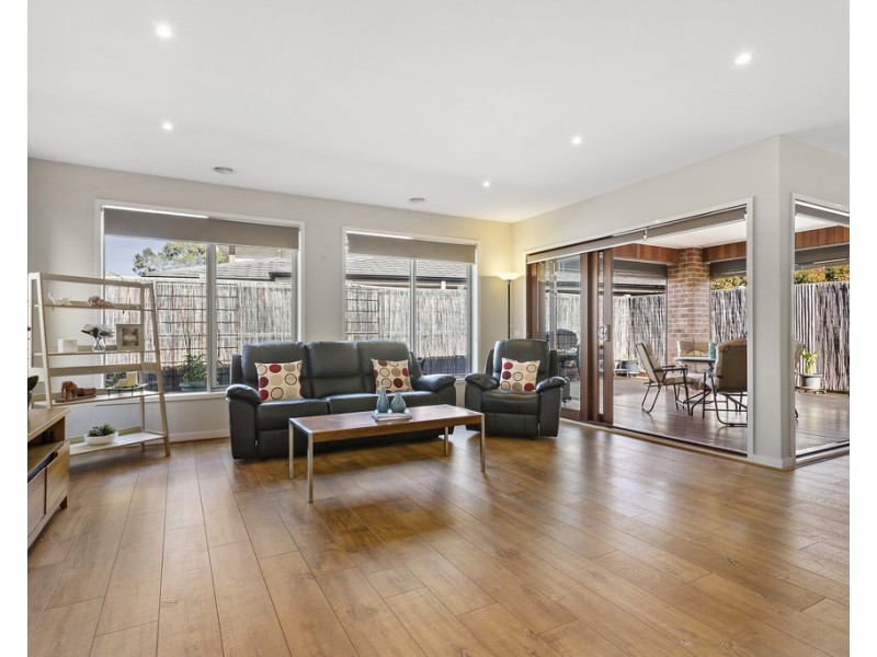 39 Waterway Boulevard, Doreen VIC 3754