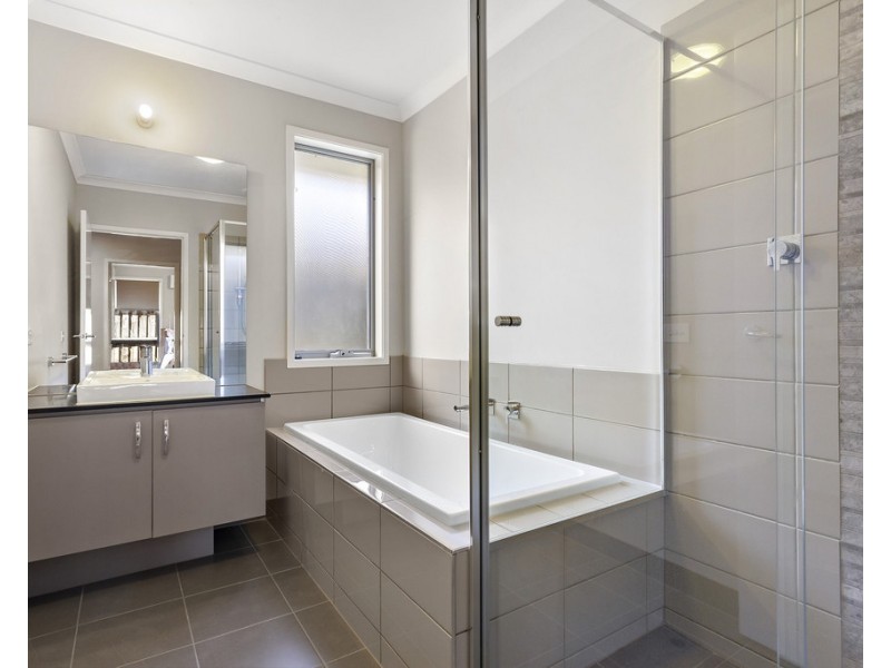 39 Waterway Boulevard, Doreen VIC 3754