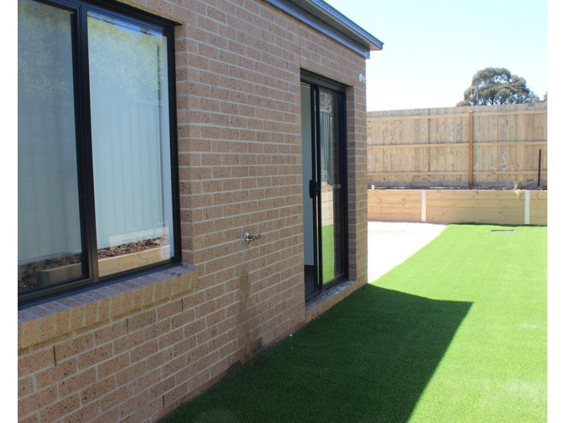 33 Nancarrow Drive, Doreen VIC 3754