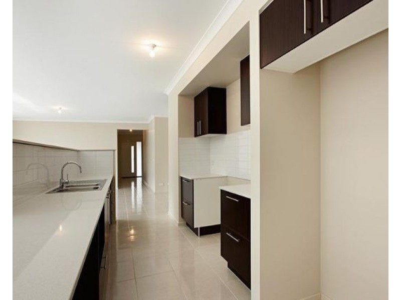 35 Dunraven Crescent, Doreen VIC 3754