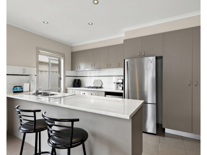 4 Gunghalin Drive, Doreen VIC 3754