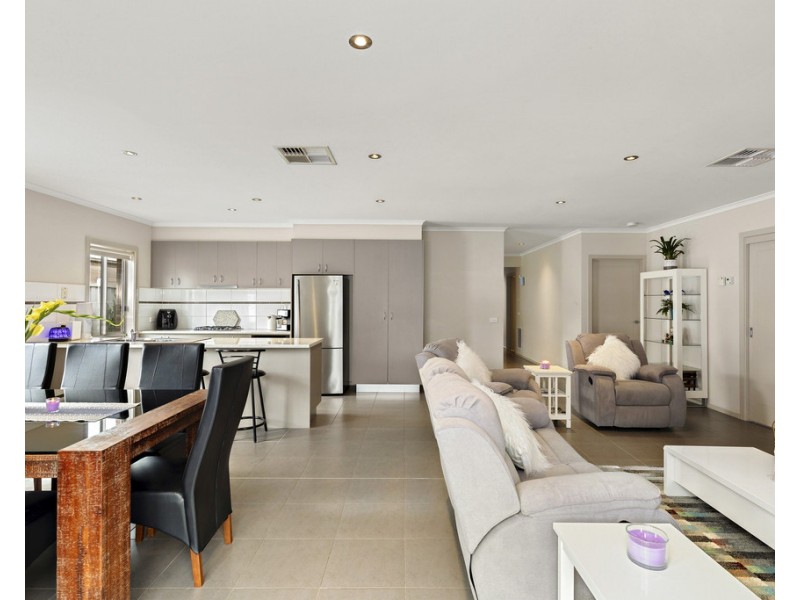 4 Gunghalin Drive, Doreen VIC 3754