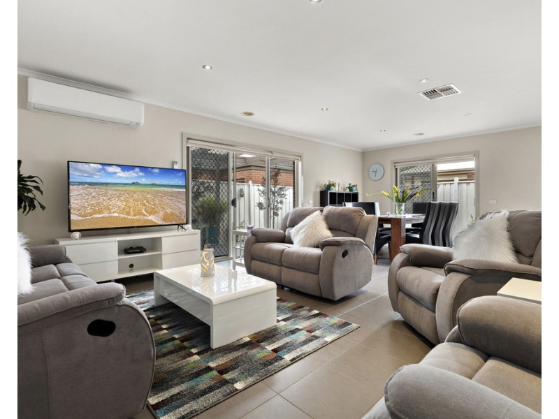 4 Gunghalin Drive, Doreen VIC 3754