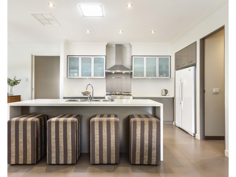 82 Brookwood Avenue, Doreen VIC 3754