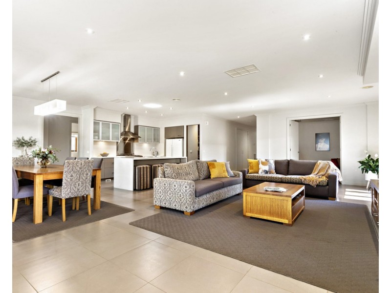 82 Brookwood Avenue, Doreen VIC 3754