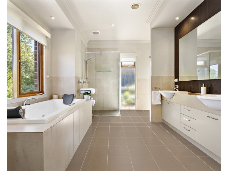 82 Brookwood Avenue, Doreen VIC 3754