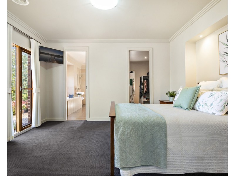 82 Brookwood Avenue, Doreen VIC 3754